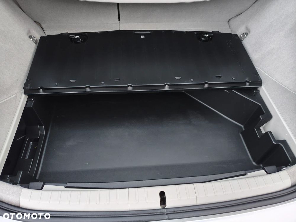 Toyota Prius - 12
