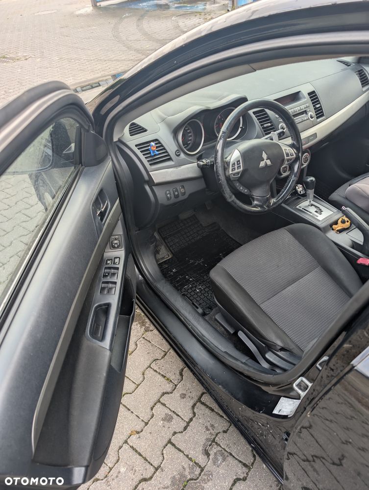 Mitsubishi Lancer - 7