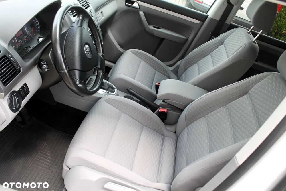 Volkswagen Touran 1.4 TSI DSG Comfortline - 10