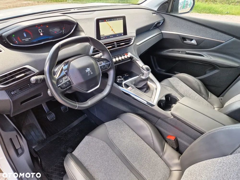Peugeot 3008 PureTech 130 Stop & Start GPF Allure Business-Paket - 24
