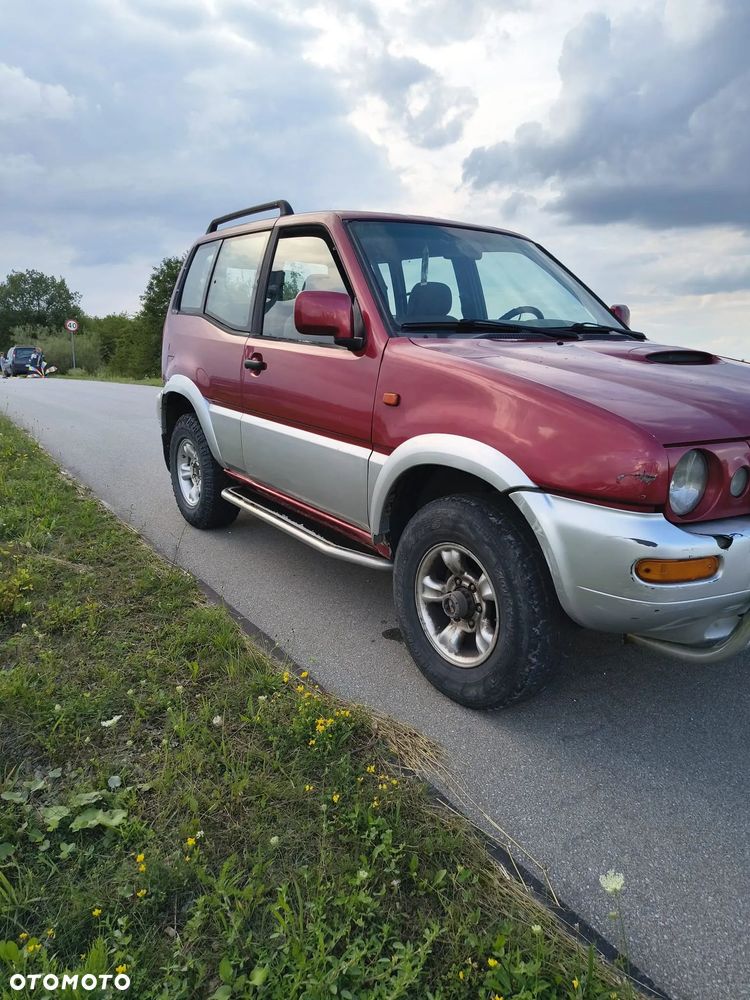 Nissan Terrano 2.4 SR - 2