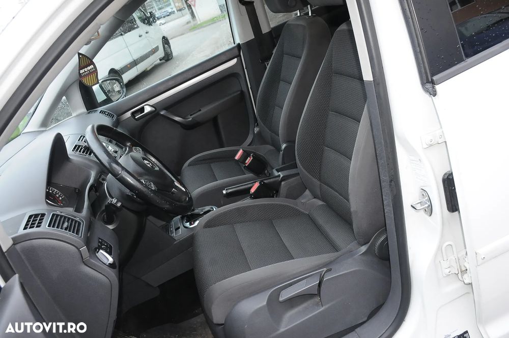 Volkswagen Touran 2.0 TDI DSG Comfortline - 5