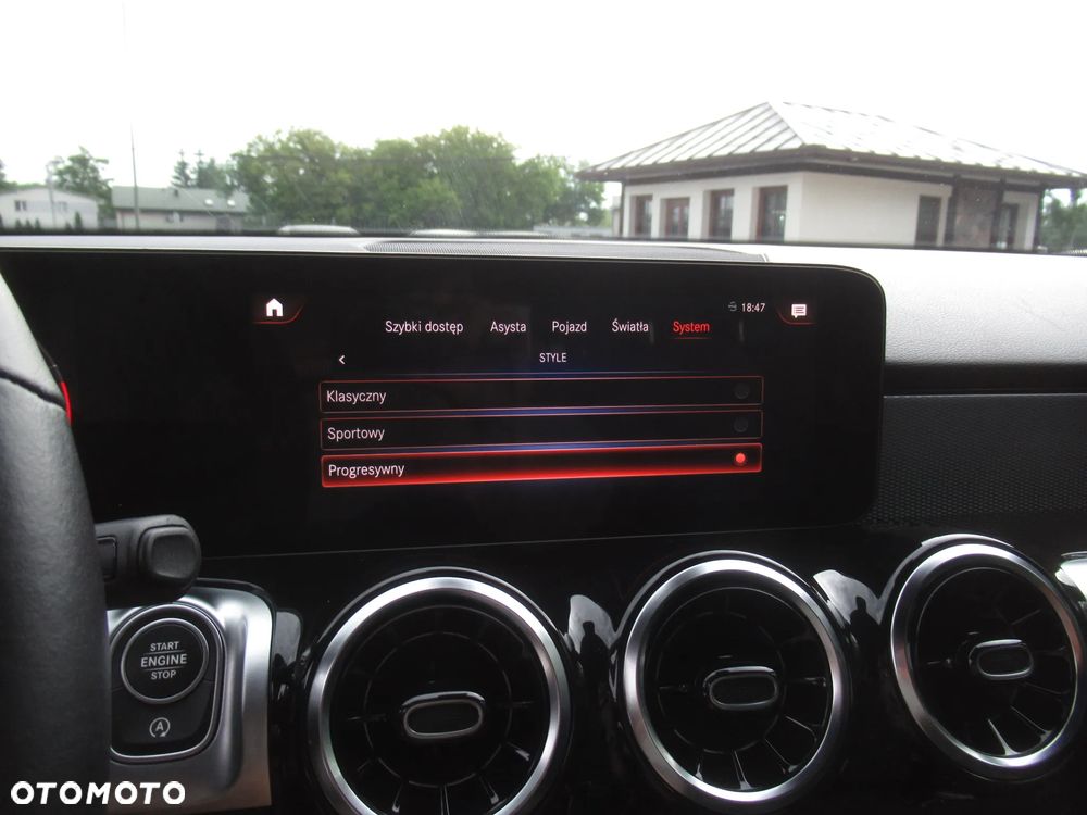 Mercedes-Benz GLB 200 7G-DCT - 32
