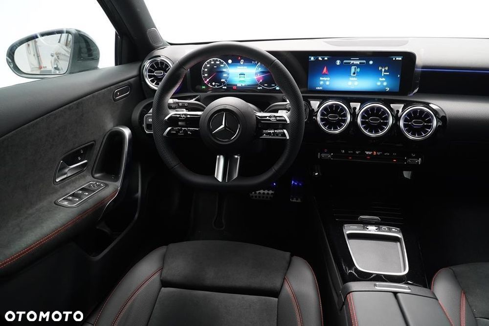Mercedes-Benz Klasa A 200 AMG Line 7G-DCT - 16