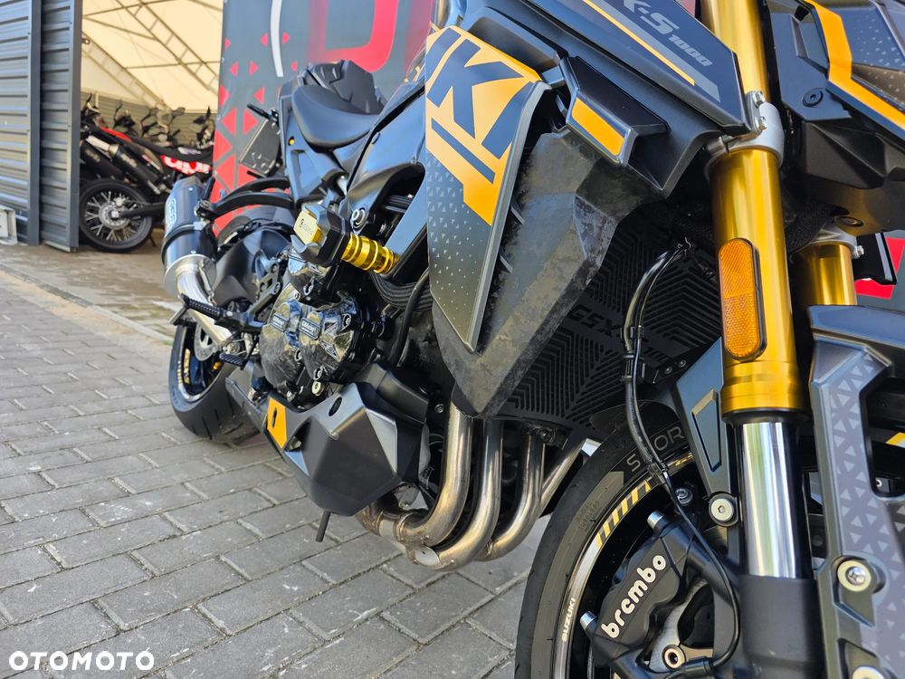 Suzuki GSX - 33