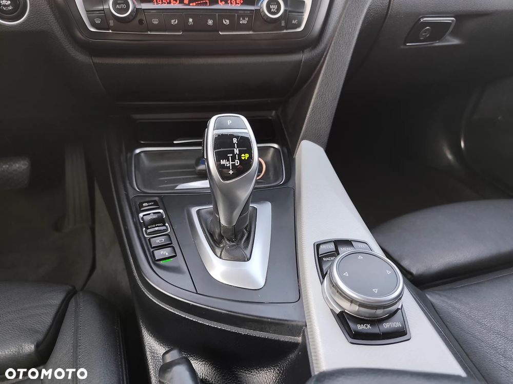 BMW Seria 3 320d xDrive Edition M Sport Shadow - 22