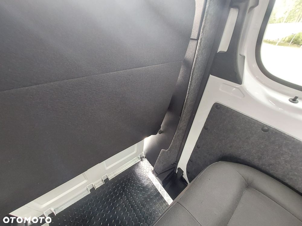 Mercedes-Benz Sprinter - 8
