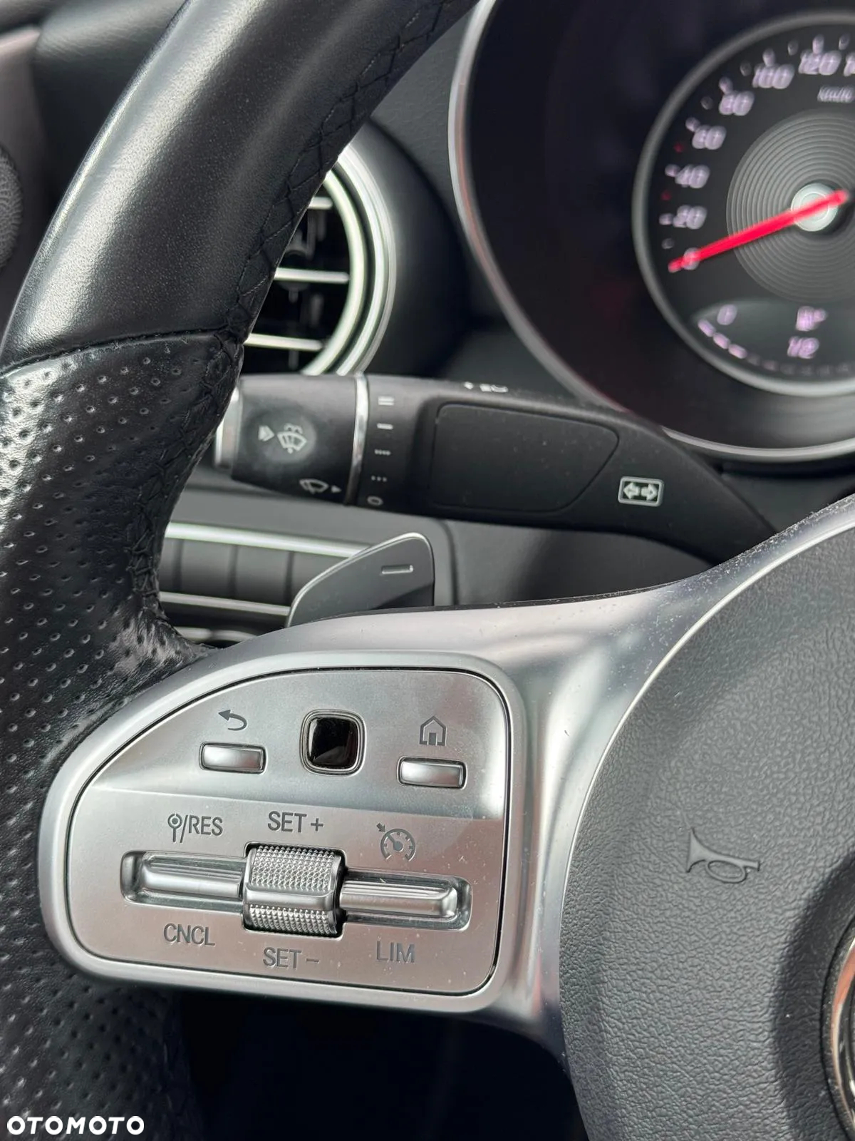 Mercedes-Benz Klasa C 300 9G-TRONIC - 25