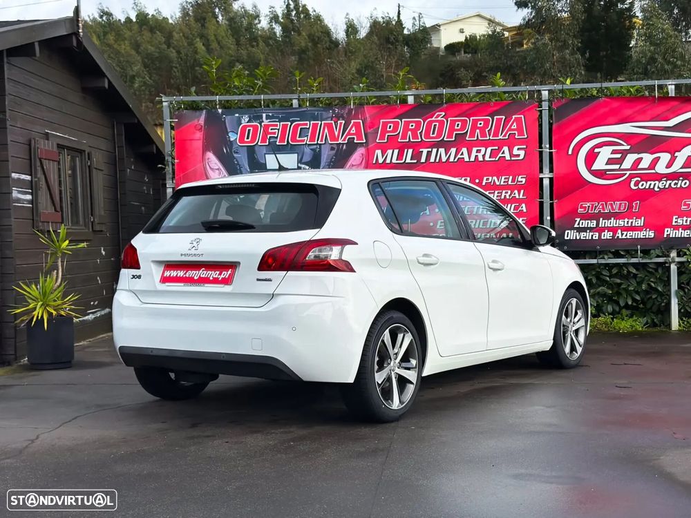 Peugeot 308 - 8