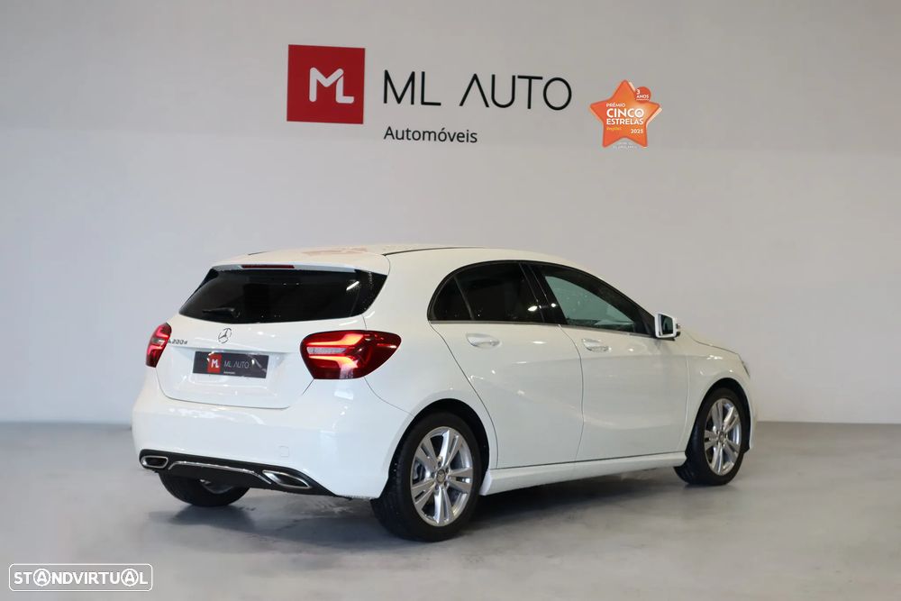 Mercedes-Benz A 200 d 7G-DCT Urban - 2
