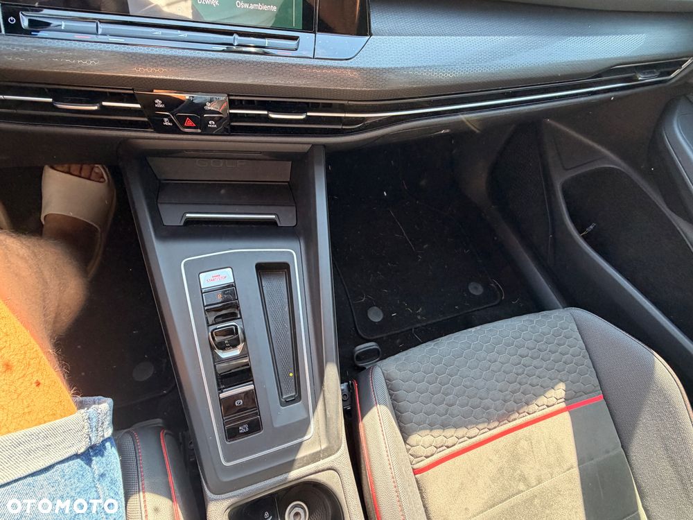 Volkswagen Golf - 26