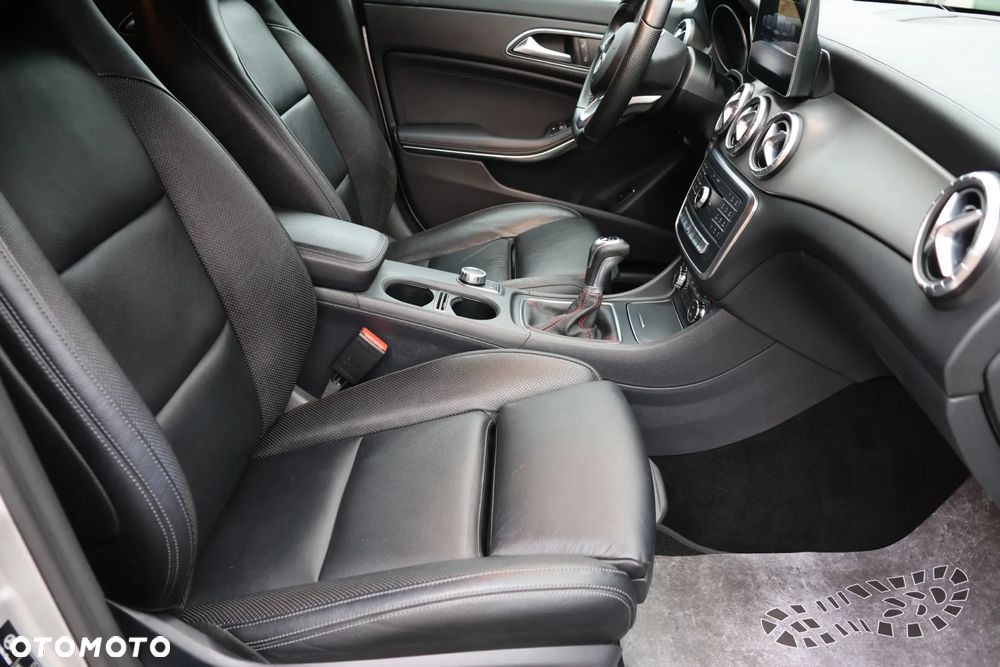 Mercedes-Benz CLA 180 d AMG Line - 21