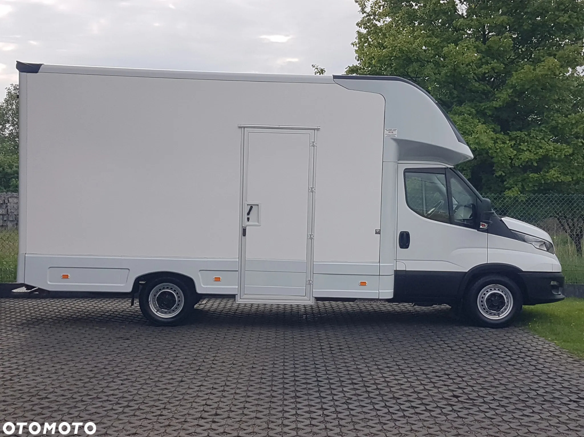 Iveco DAILY KONTENER NISKOPODŁOGOWY 4,43x2,23x2,42 SKLEP BAR FOODTRUCK KAMPER KLIMA - 12