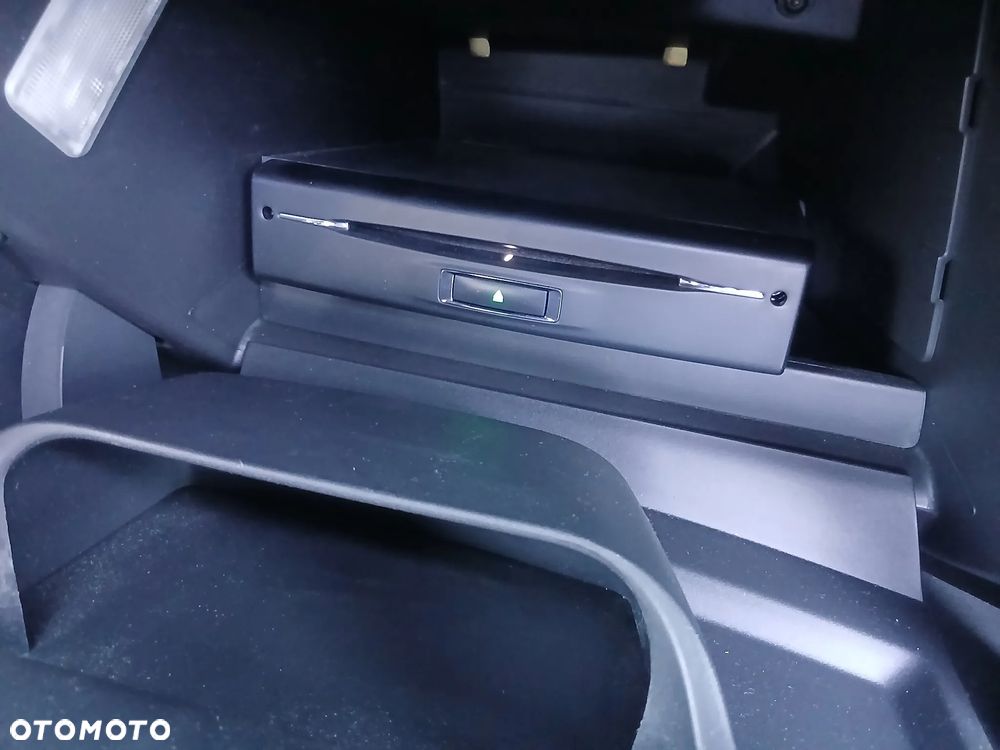 Peugeot 208 1.6 THP GTi - 13