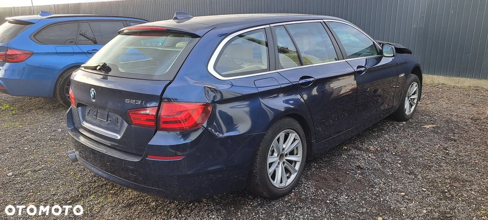 BMW Seria 5 523i Sport-Aut - 7