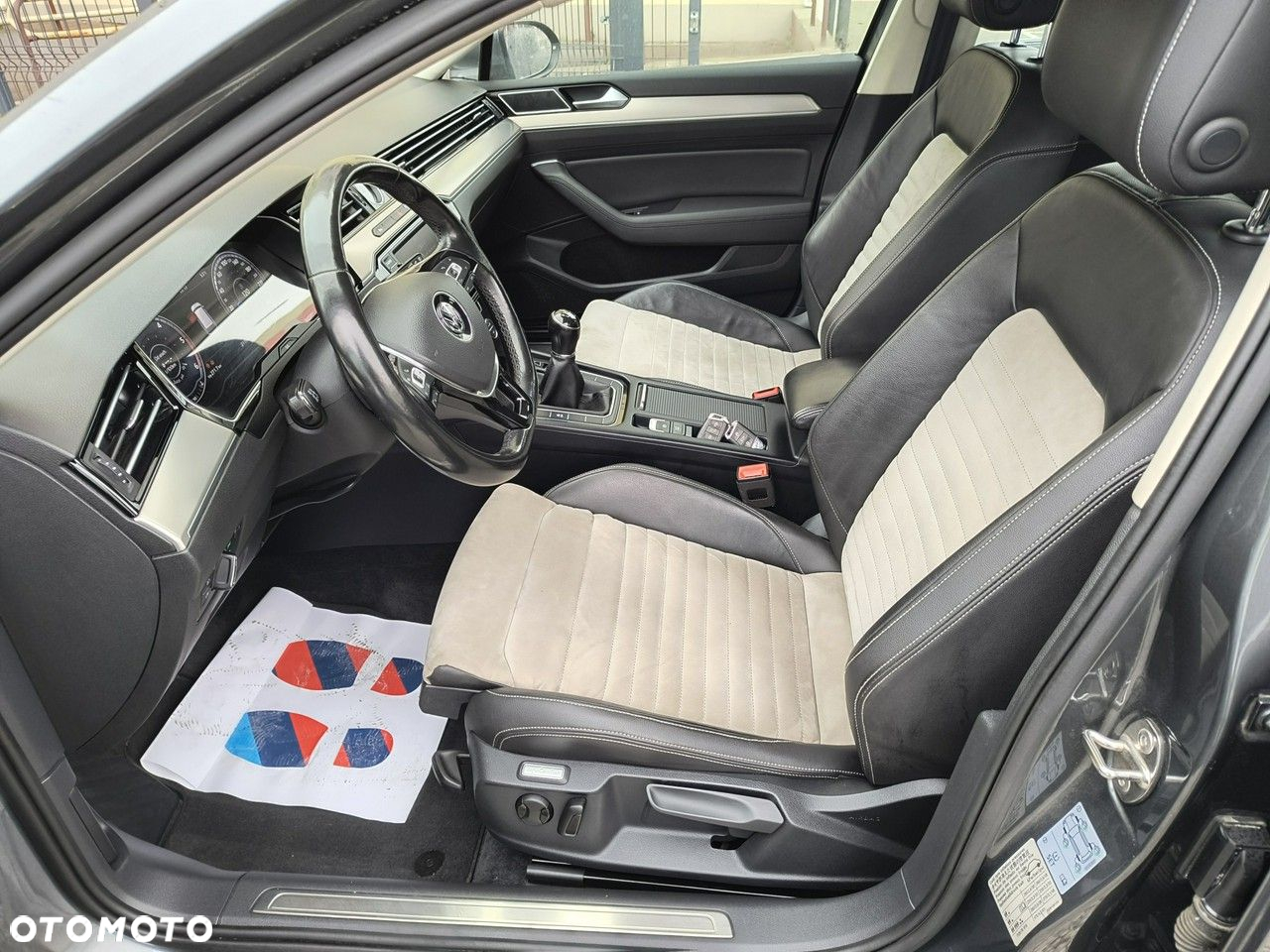 Volkswagen Passat Variant 2.0 TDI (BlueMotion Technology) Comfortline - 9