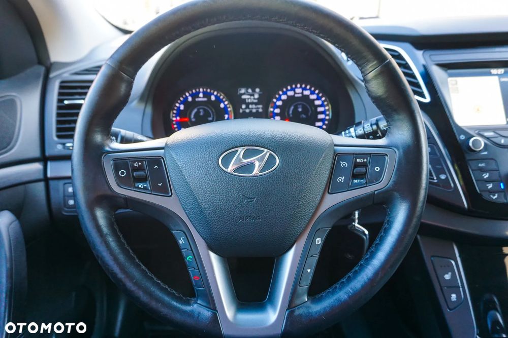Hyundai i40 Kombi blue 1.6 Trend - 27