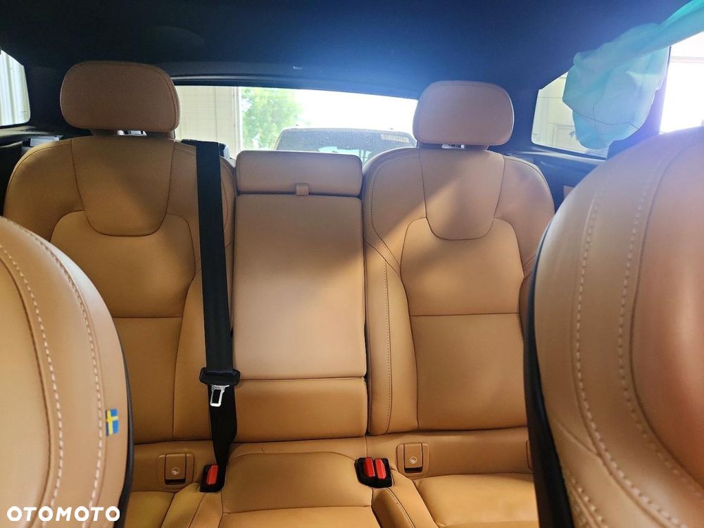 Volvo XC 60 B5 B AWD Momentum - 11