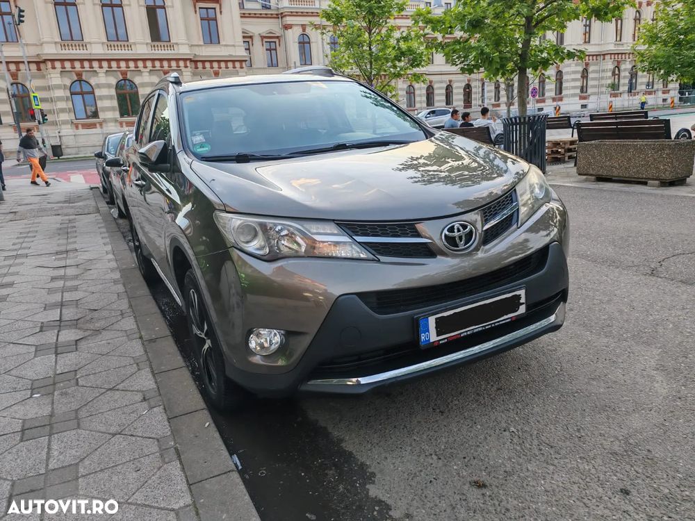 Toyota RAV4 2.2 D-4CAT 4WD Aut Luxury 18" - 2