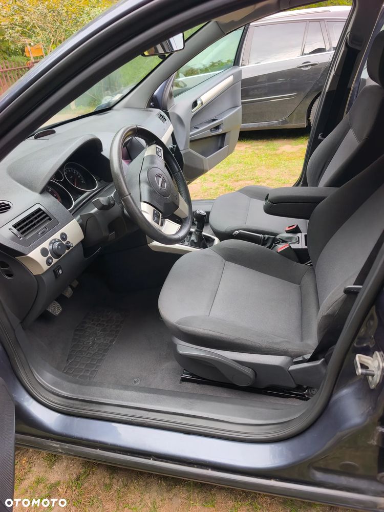 Opel Astra 1.6 Enjoy - 11