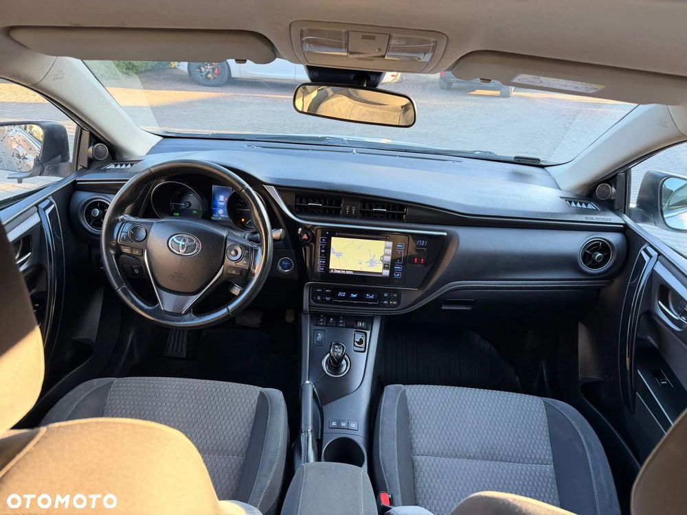 Toyota Auris Hybrid 135 Prestige - 6