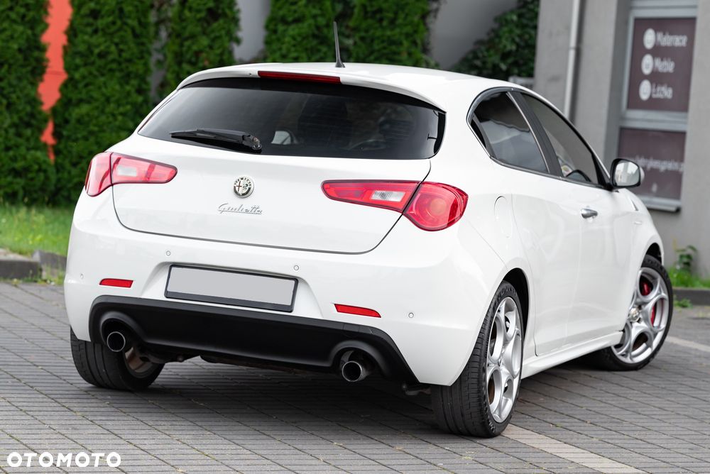Alfa Romeo Giulietta 1750 TBi Quadrifoglio Verde - 13
