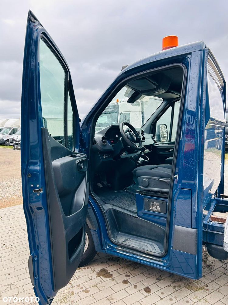 Mercedes-Benz Sprinter - 16