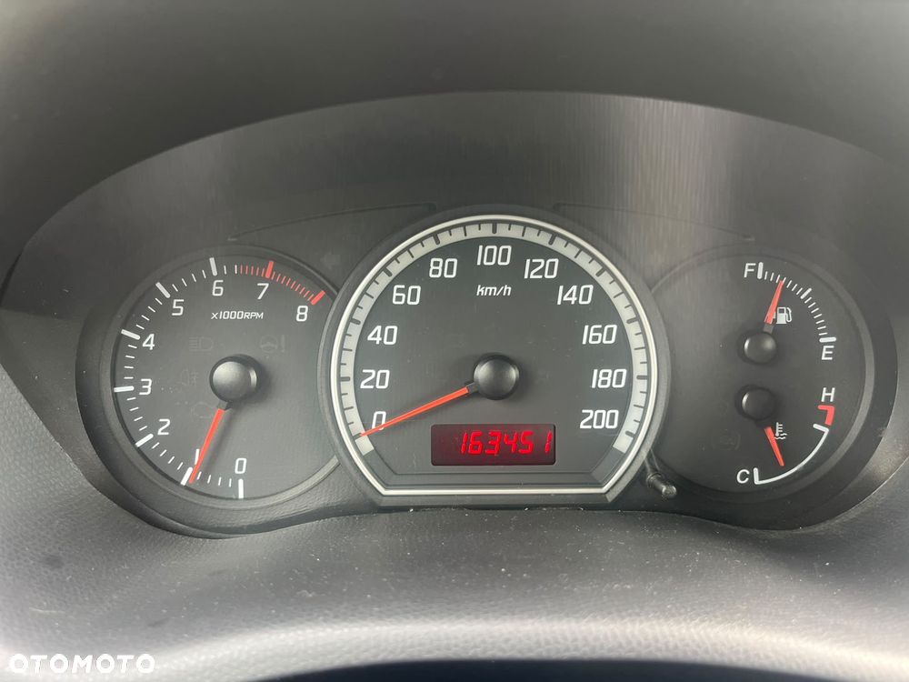 Suzuki Swift 1.3 Sakura - 6
