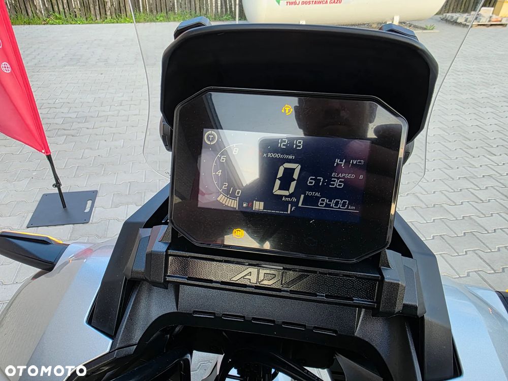 Honda ADV350 - 9