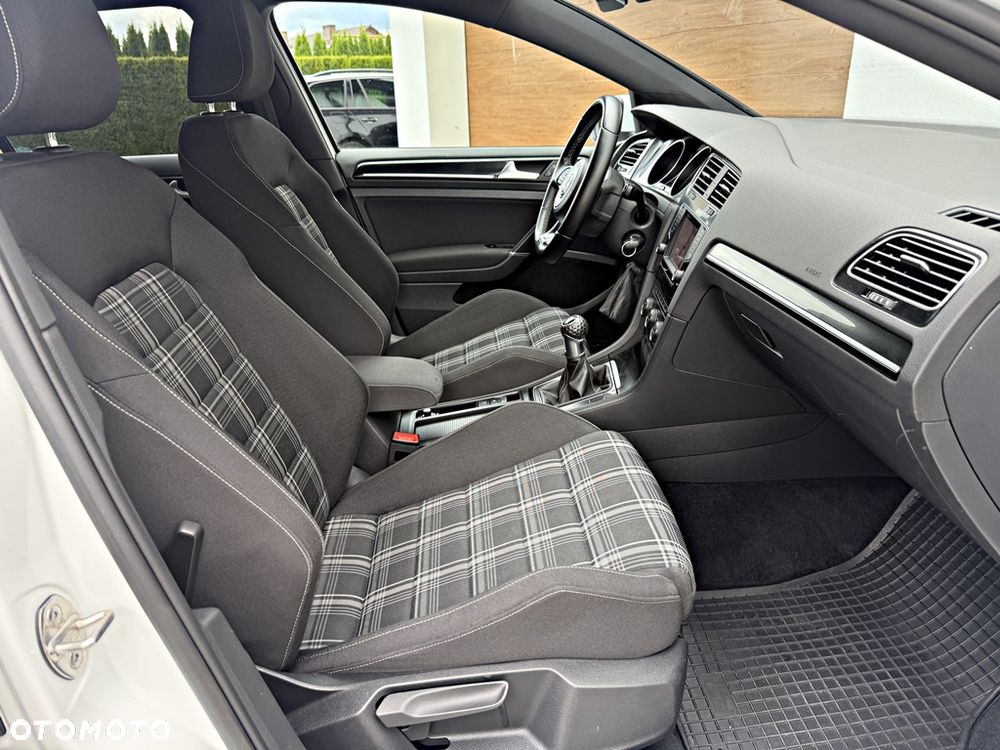 Volkswagen Golf GTD (BlueMotion Technology) - 26