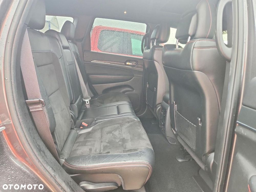 Jeep Grand Cherokee - 12