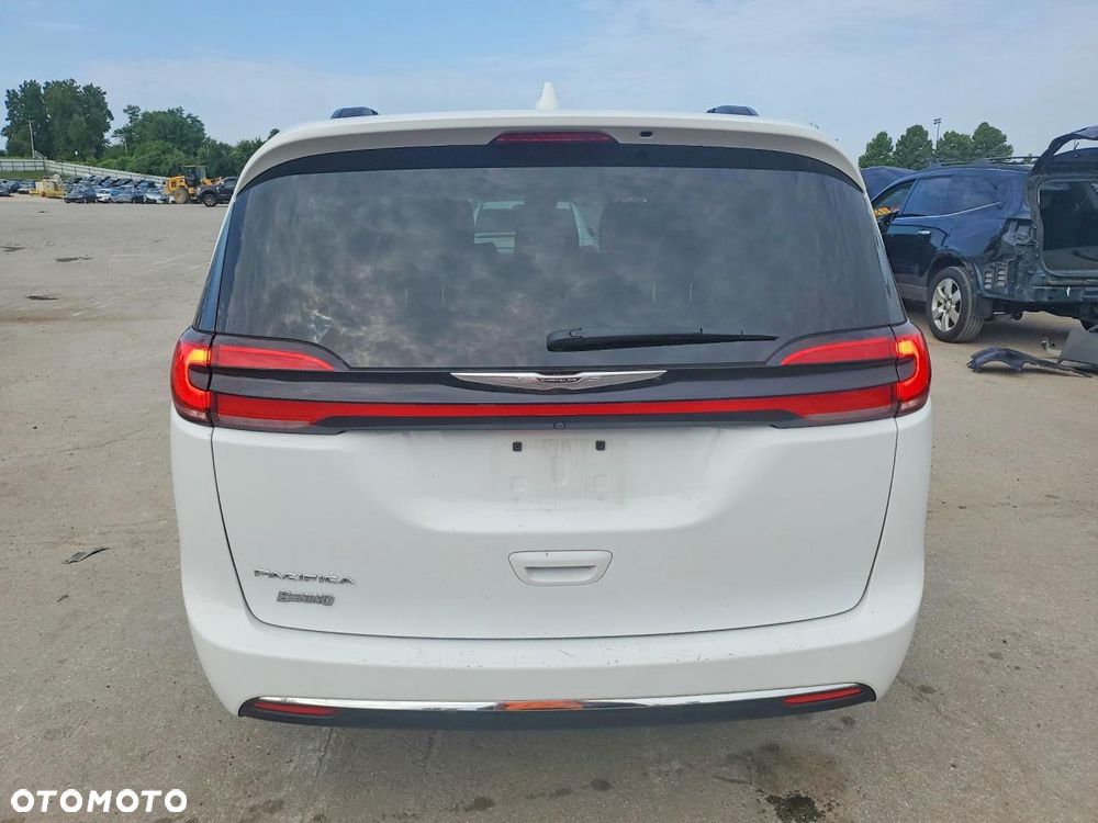 Chrysler Pacifica - 6