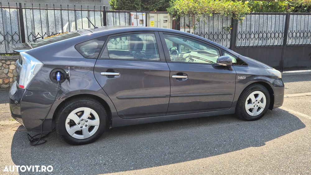 Toyota Prius - 3