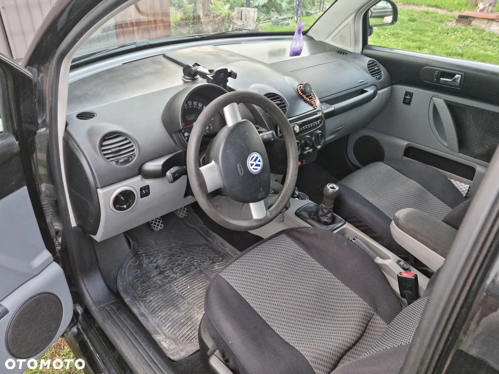 Volkswagen New Beetle - 12