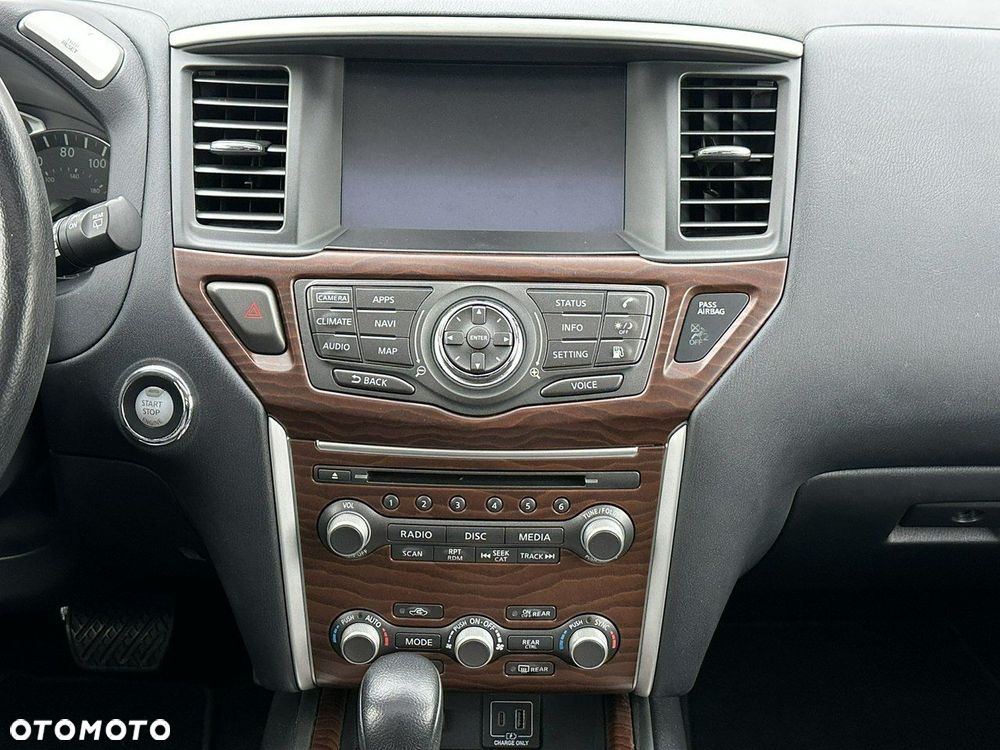 Nissan Pathfinder - 31