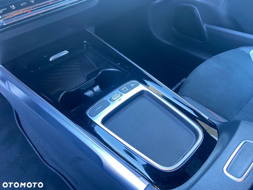 Mercedes-Benz GLB 200 AMG Line 7G-DCT - 14