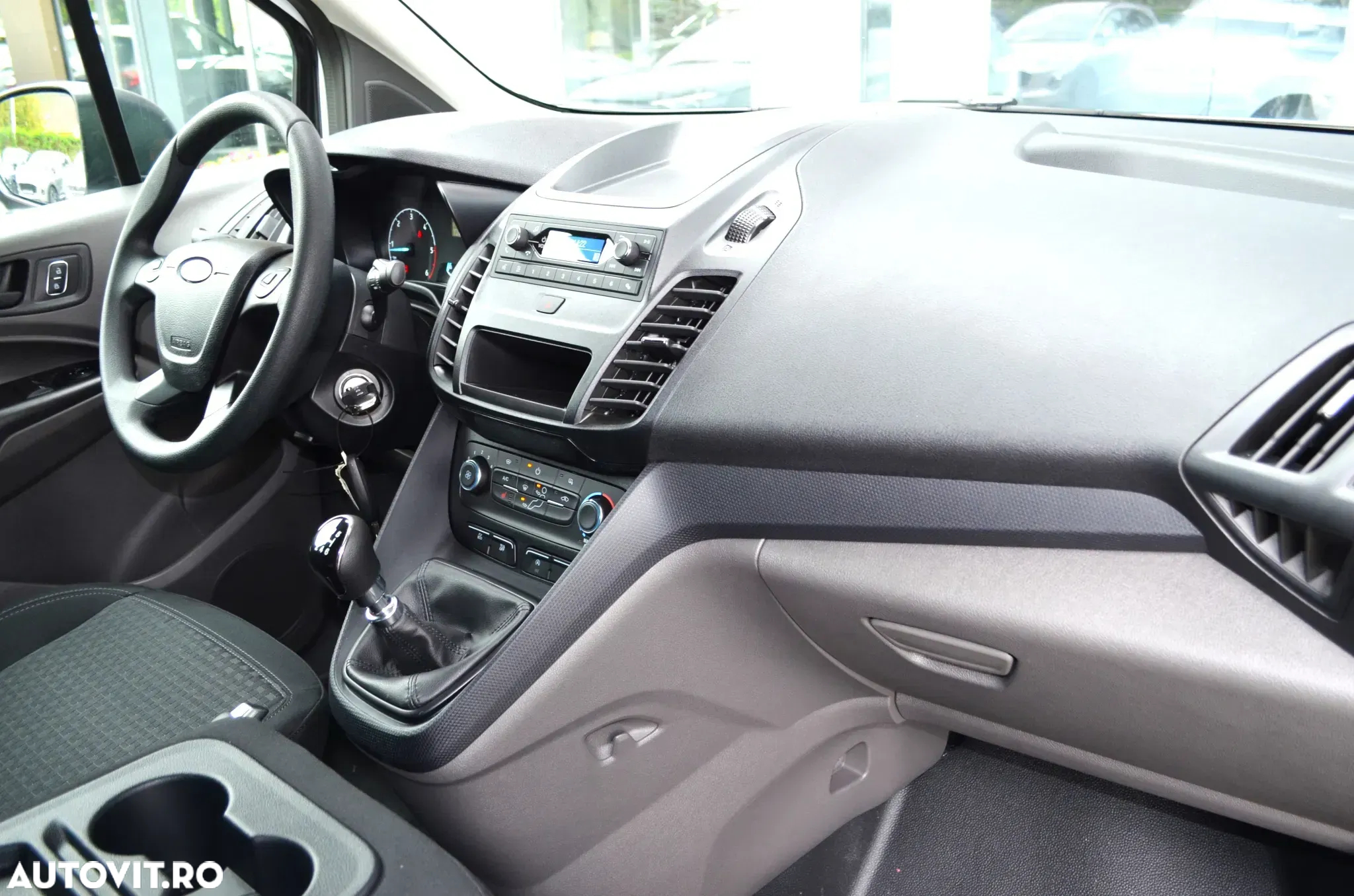 Ford CONNECT VAN - 8
