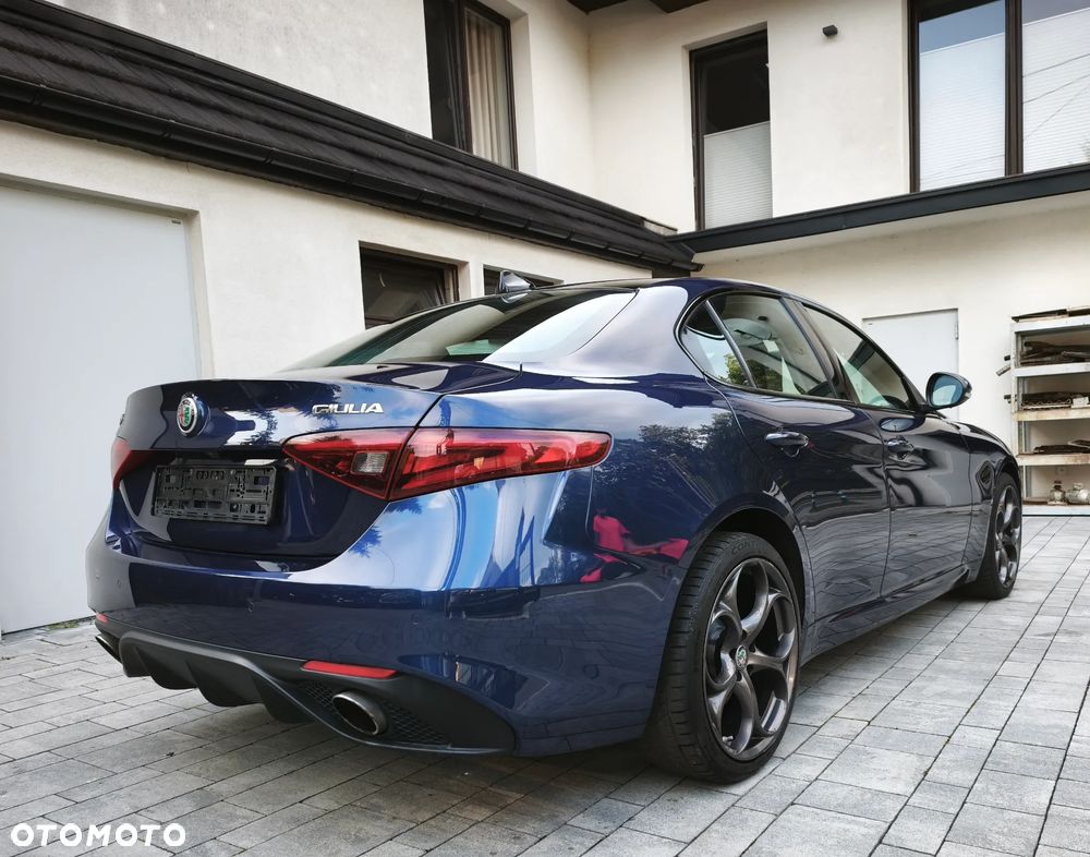 Alfa Romeo Giulia 2.0 Turbo 16V AT8-Q4 Veloce Ti - 4