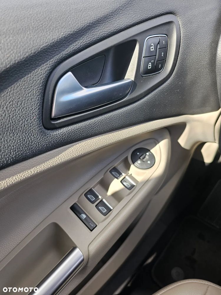 Ford Escape 2.0 EcoBoost AWD Titanium - 19