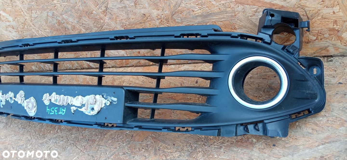 RENAULT CLIO IV 4 12- ATRAPA KRATKA ŚRODKOWA GRILL 622542958R - 3