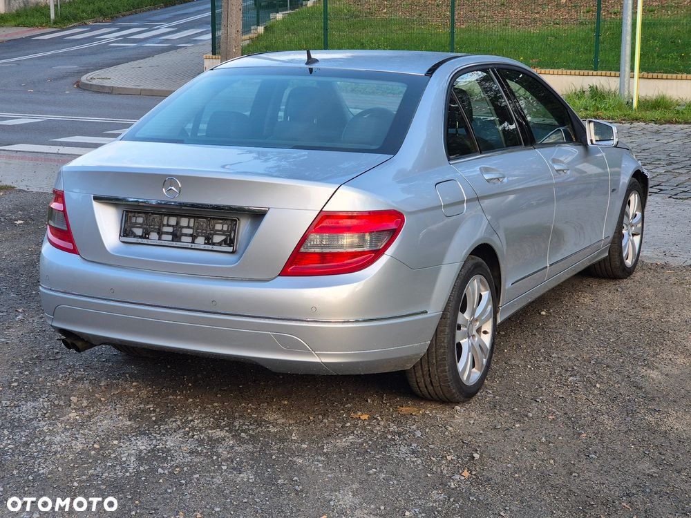 Mercedes-Benz Klasa C 180 K BlueEff Avantgarde - 3