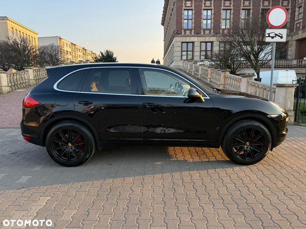 Porsche Cayenne - 26