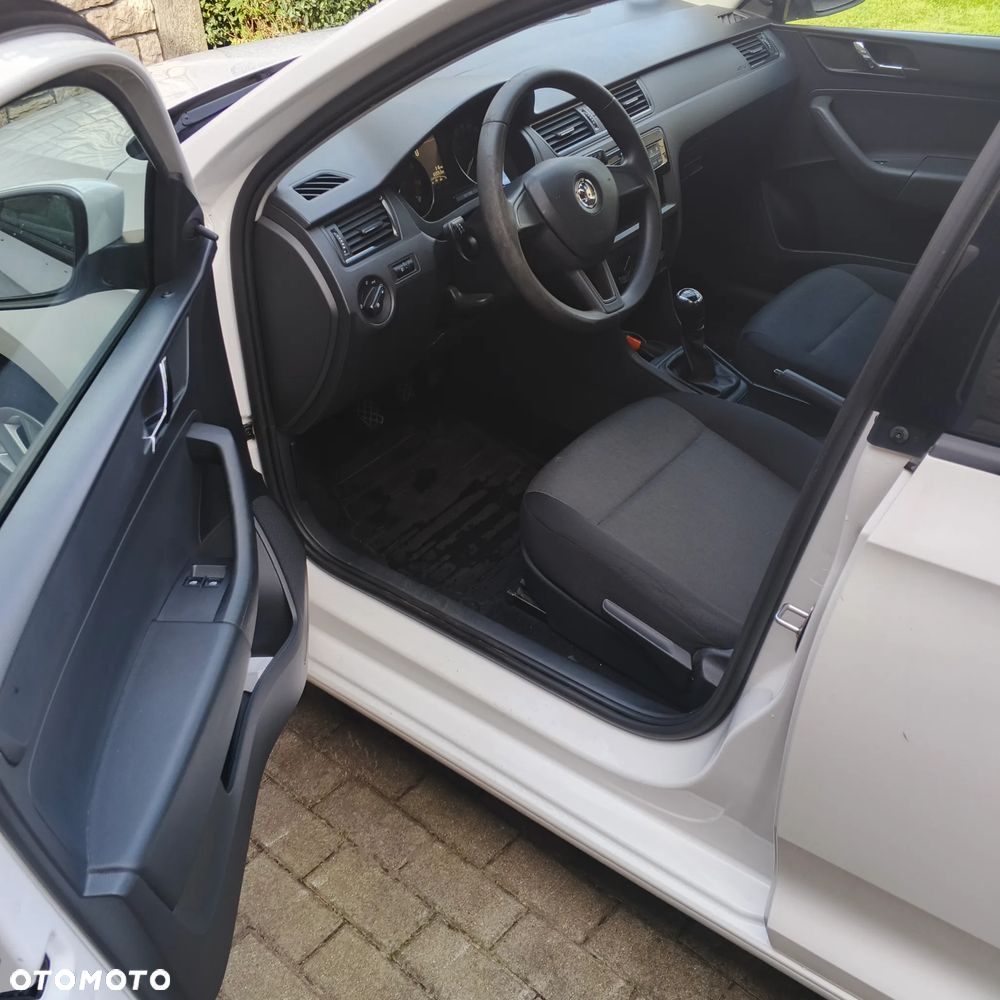 Skoda RAPID 1.2 TSI Active - 7