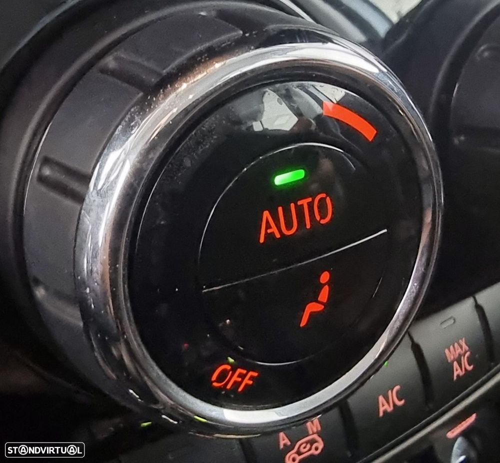 MINI Countryman Cooper SE ALL4 Auto - 38