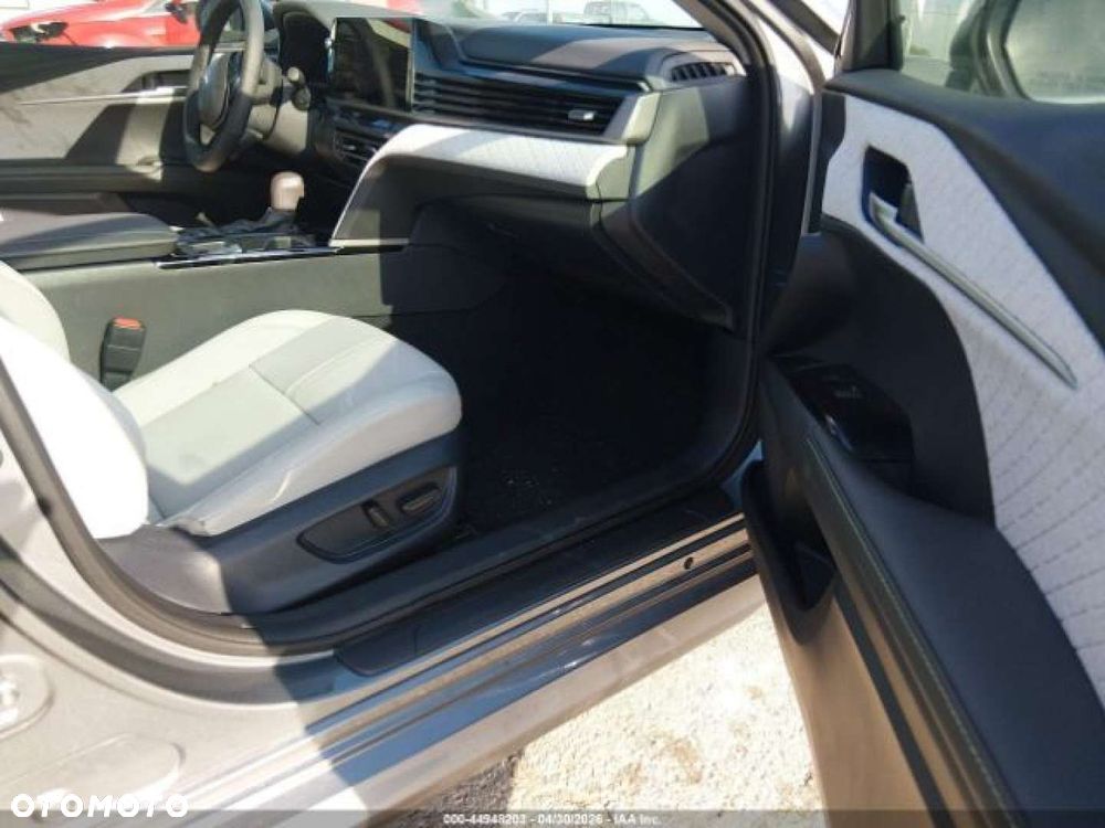 Toyota Camry - 10