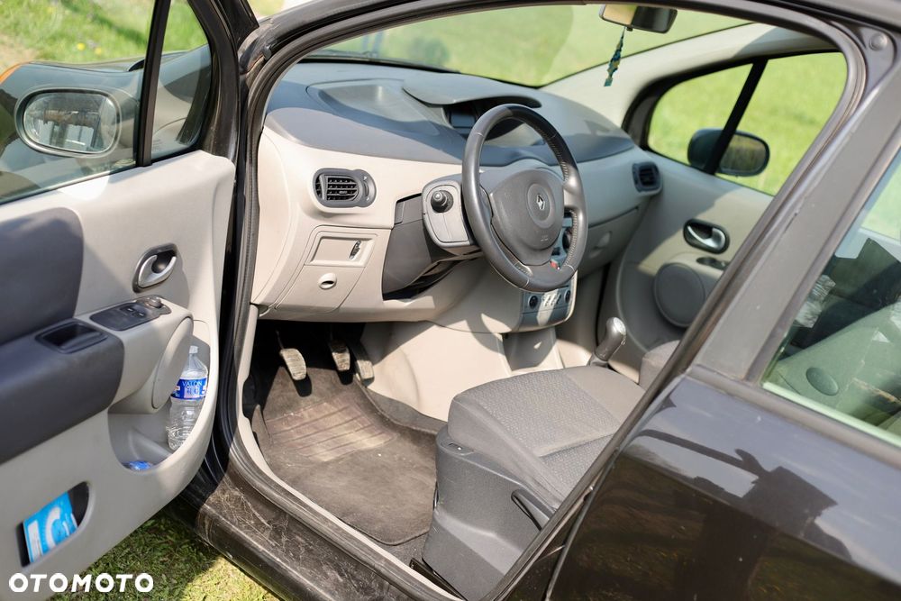 Renault Modus 1.6 16V Cite - 21