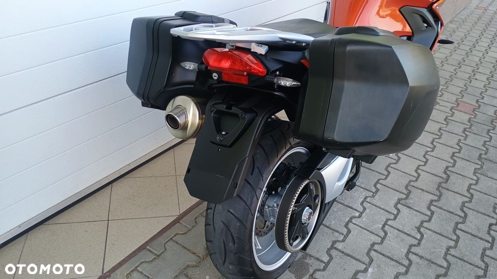 BMW F - 29