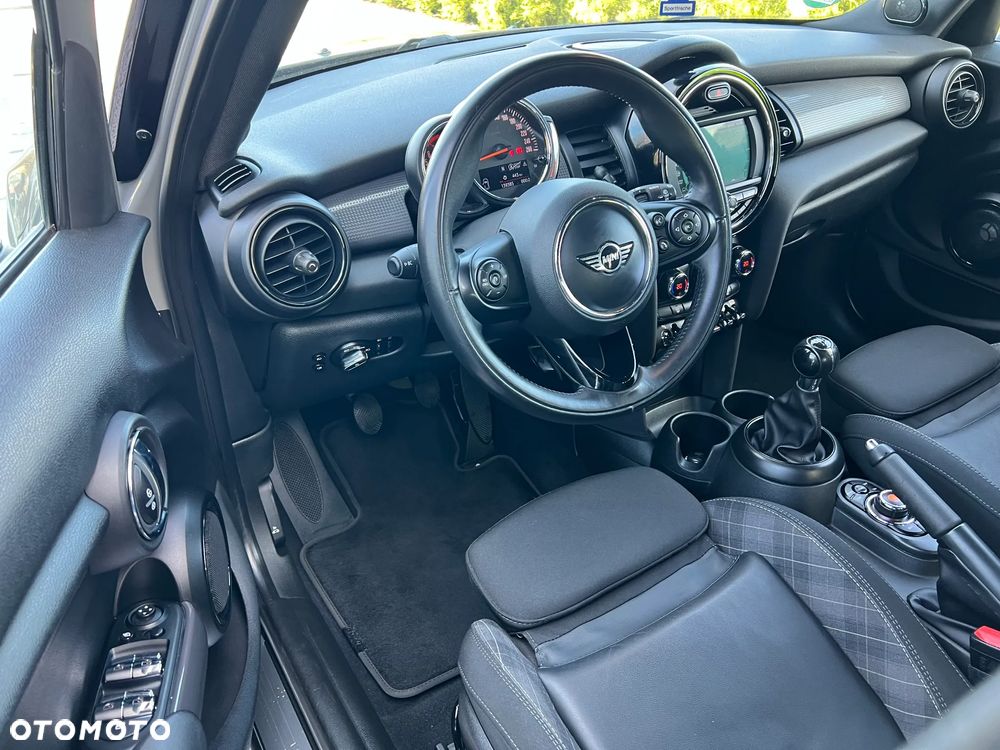 MINI Cooper 60 Years Chili - 23