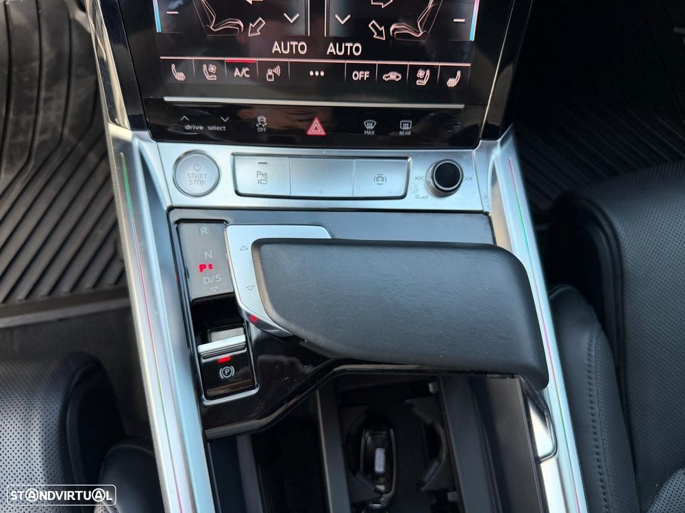 Audi e-tron 55 quattro S line - 28