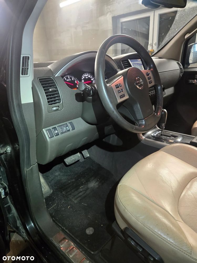 Nissan Pathfinder - 21
